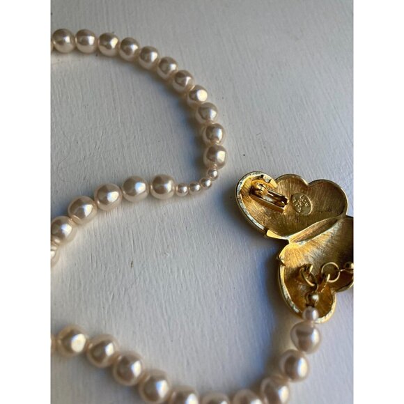 VINTAGE SIGNED K.J.L. FOR AVON FAUX PEARLS WITH ENAMEL BUTTERFLY 18" NECKLACE - Picture 15 of 16